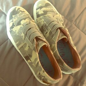 Ladies size 9 Blowfish camo shoes
